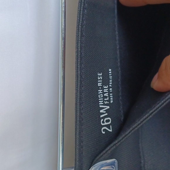 A.n.a  Women's High Rise Flare Dark Rinse Denim BLACK  SZ 26 NWT, 31" Inseam - Picture 5 of 10